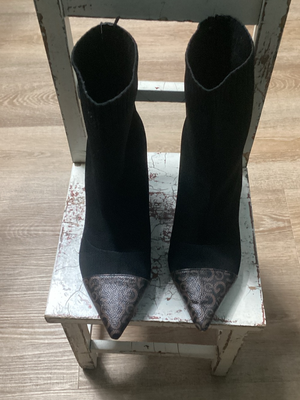GBG Los Angeles Black Sock Ankle Boots w/ Metallic Patterned Pointed Toes Sz 7.5